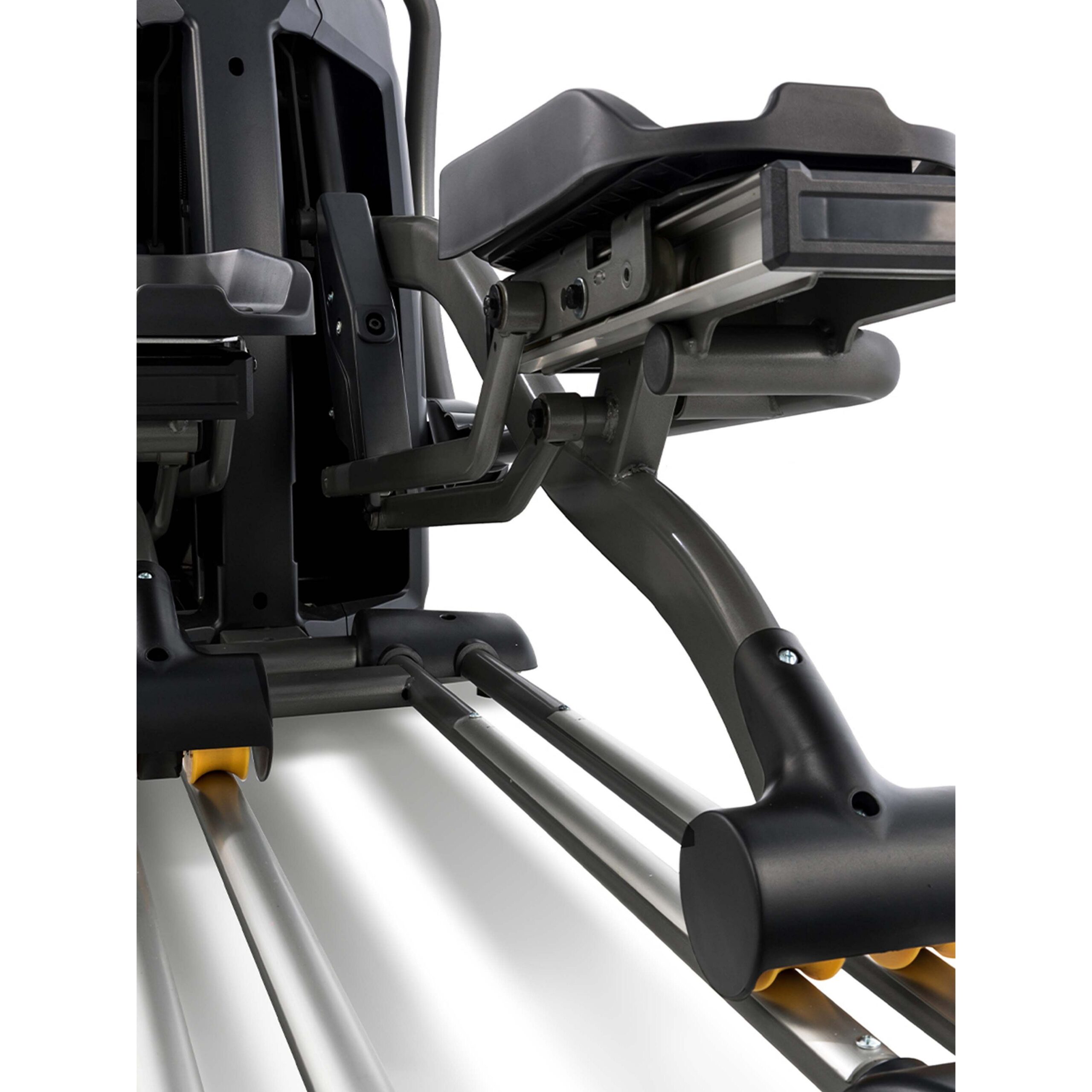 Spirit Fitness CE850+ Elliptical Cross Trainer - Image 4